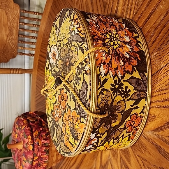 Vintage Princess Sewing Box - Picture 1 of 6